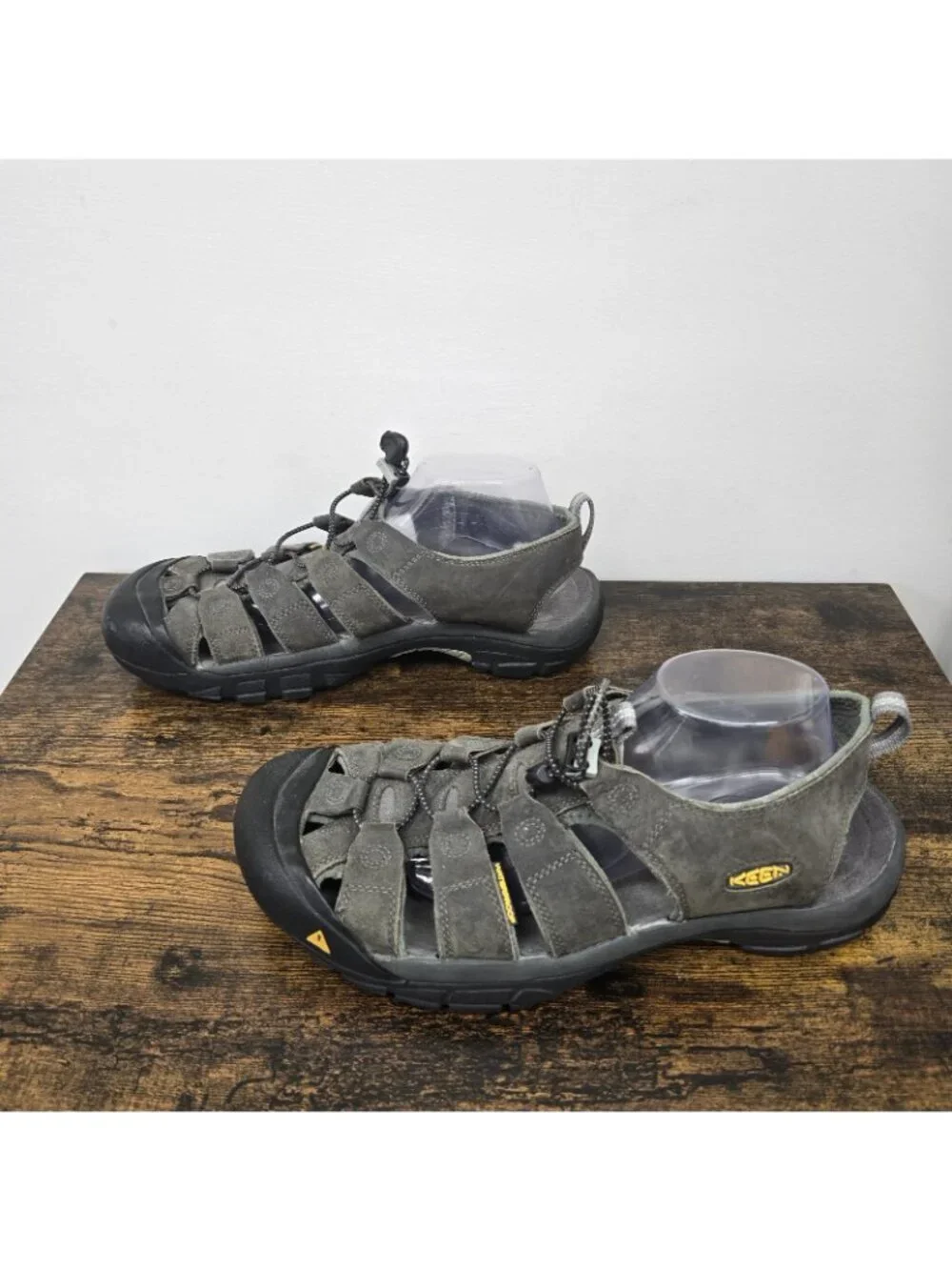 Keen Mens Leather Sandals Mens Size 13 Outdoor  Hiking Shoes Waterproof Gray
